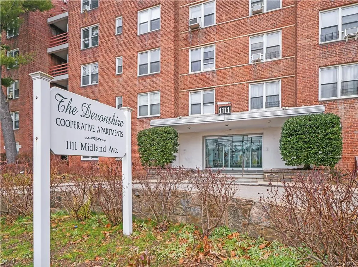 Westchester Real Estate | View 1111 Midland Avenue, 4B | 1 Bed, 1 Bath