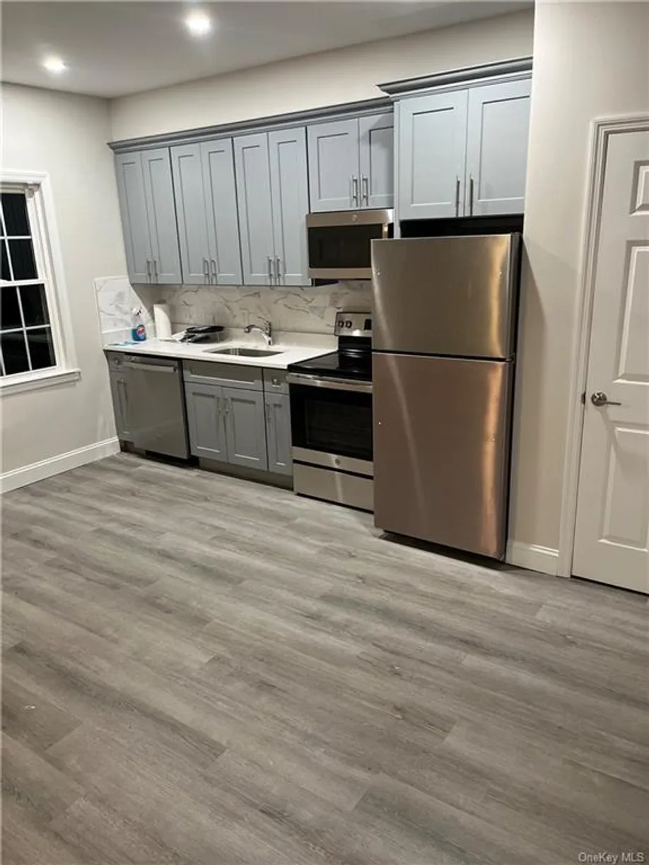 Rockland/Orange/NJ Real Estate | View 135 S Main Street, 1 | 1 Bed, 1 Bath