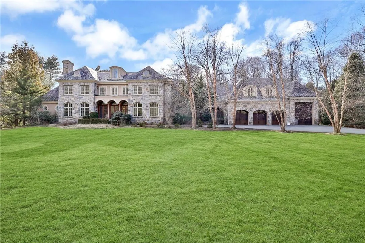 Westchester Real Estate | View 3 Tallwoods Road | 6 Beds, 5 Baths