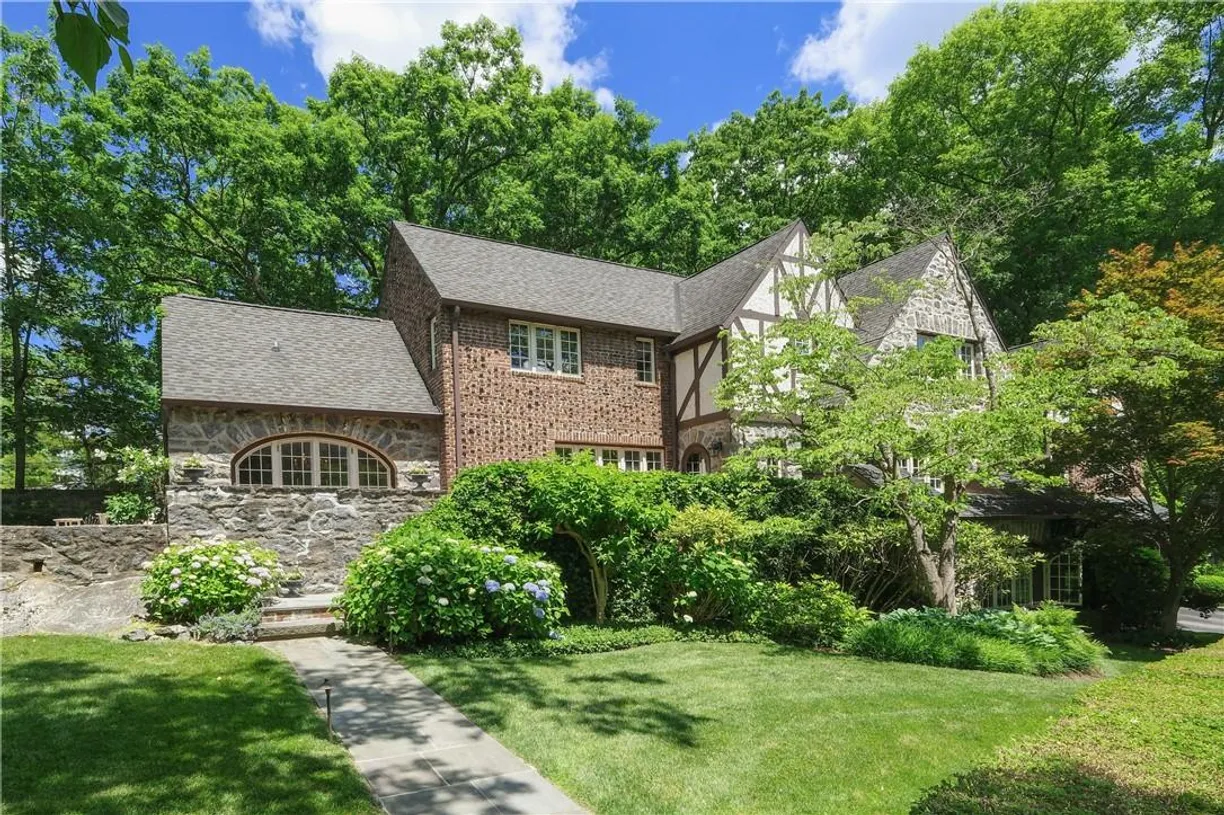 Westchester Real Estate | View 8 Ridgewood Drive | 5 Beds, 4 Baths
