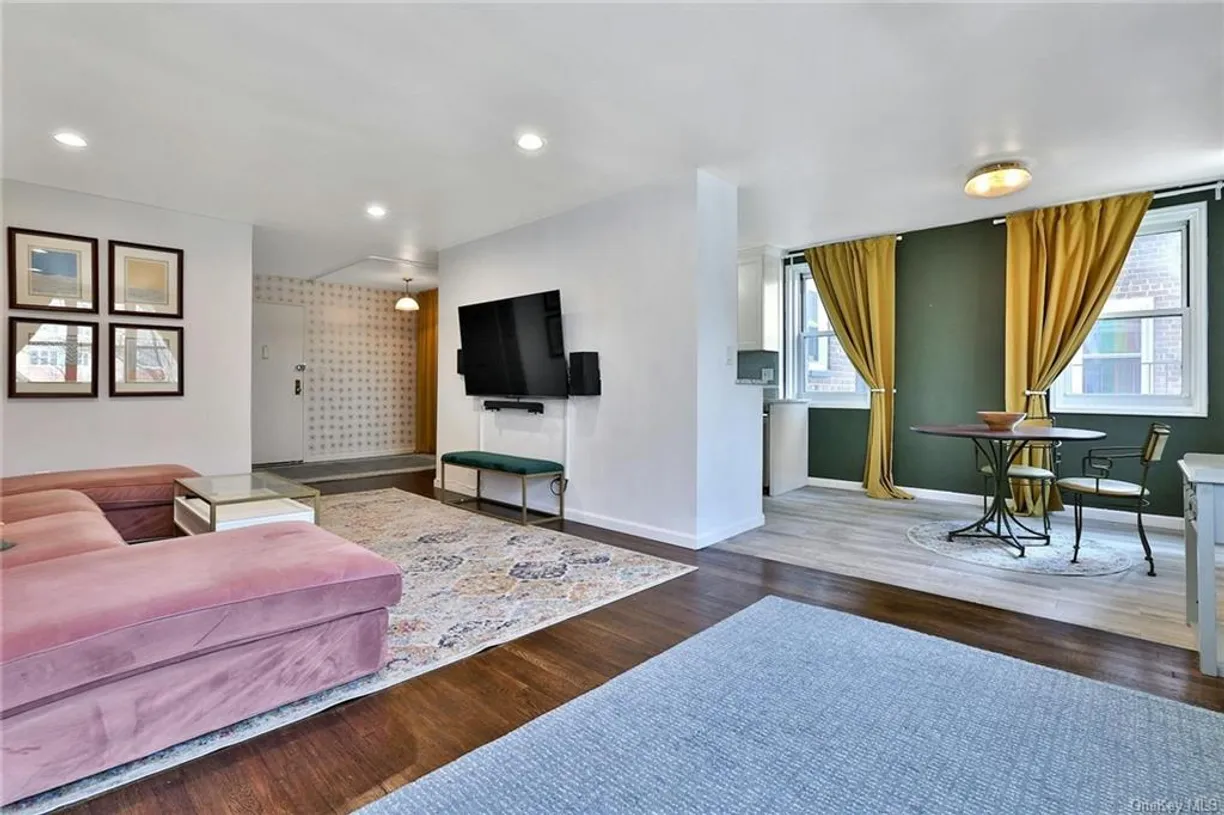 Westchester Real Estate | View 76 Dehaven Drive, 4L | 1 Bed, 1 Bath
