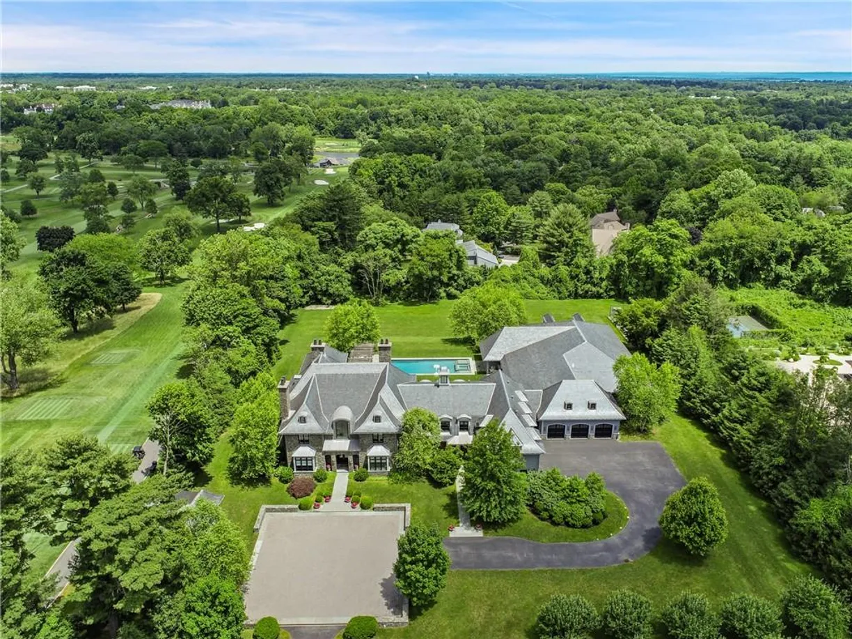 Westchester Real Estate | View 3073 Purchase Street | 6 Beds, 8 Baths