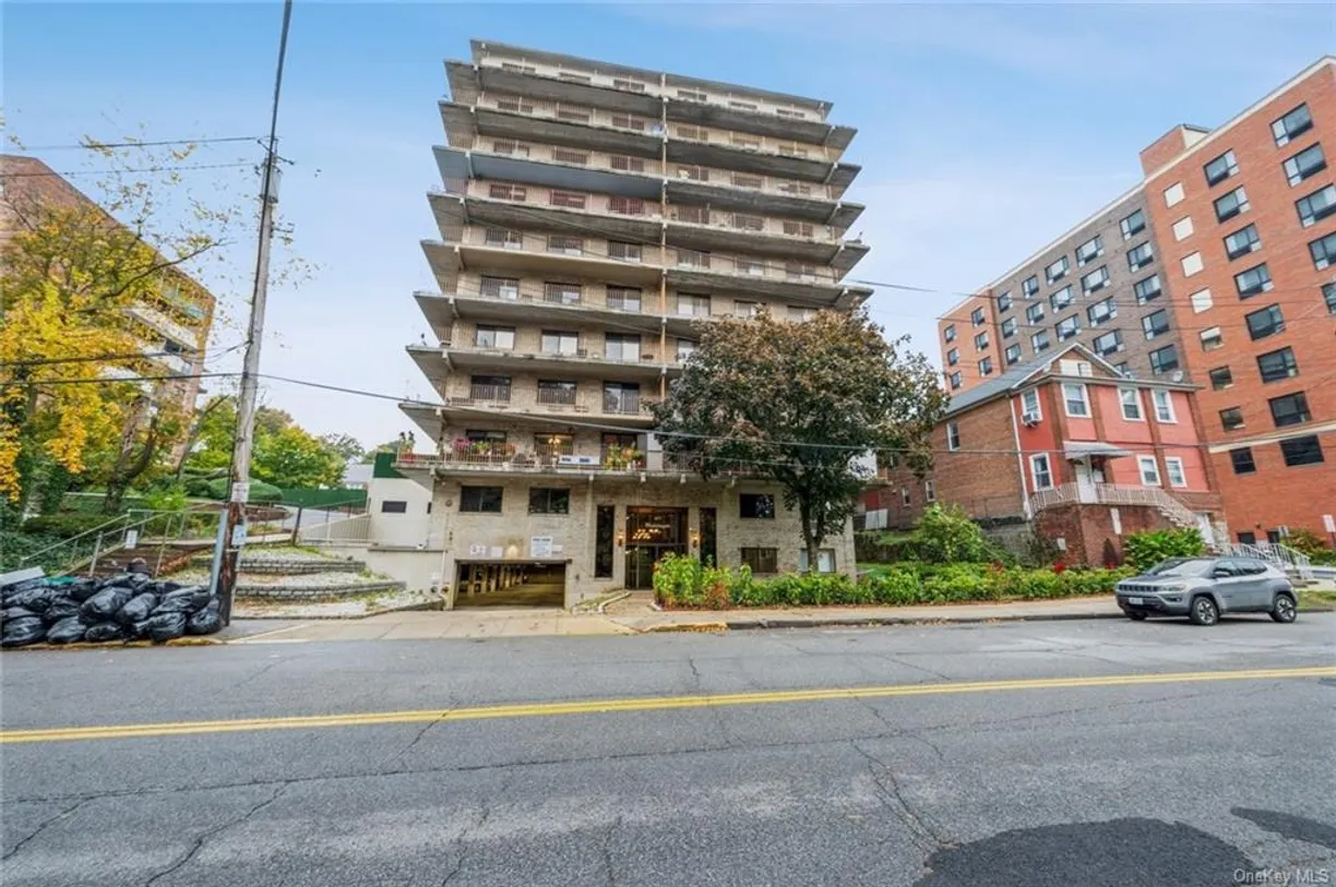 Westchester Real Estate | View 687 Bronx River Road, 6H | 1 Bath