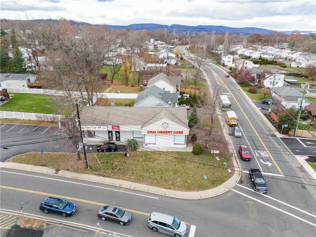 Rockland/Orange/NJ Real Estate | View 2 Suffern Lane | Listing
