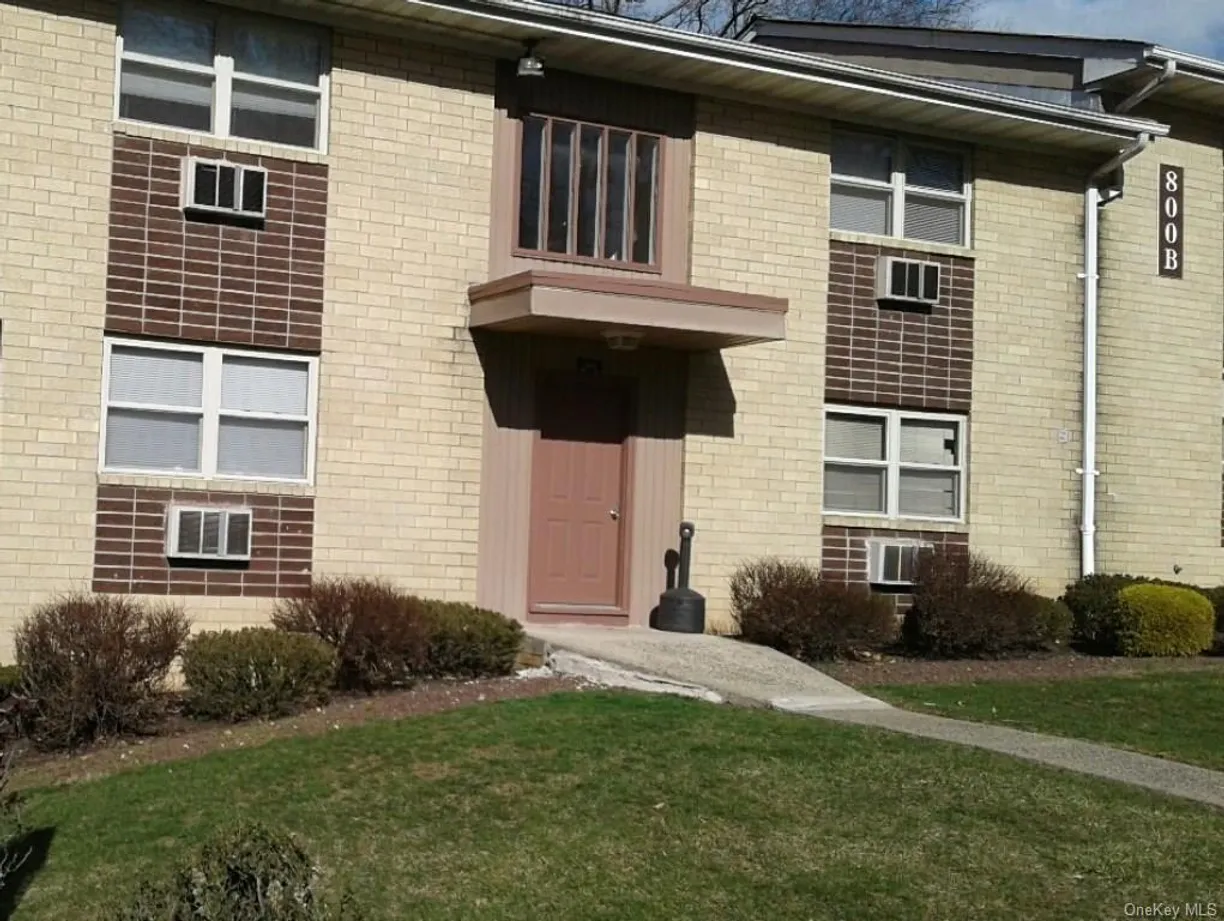 Rockland/Orange/NJ Real Estate | View 796 Brookridge Drive, 61 | 2 Beds, 1 Bath