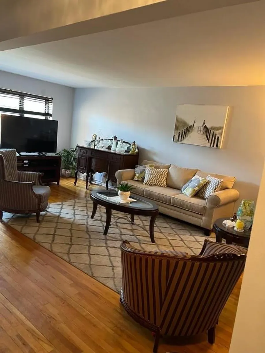 Westchester Real Estate | View 30 Fleetwood Avenue, 4F | 3 Beds, 2 Baths