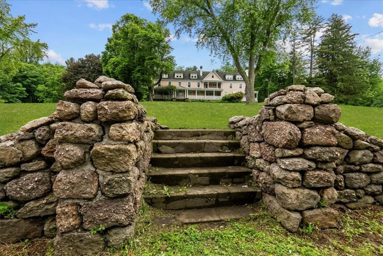 Rockland/Orange/NJ Real Estate | View  | Listing