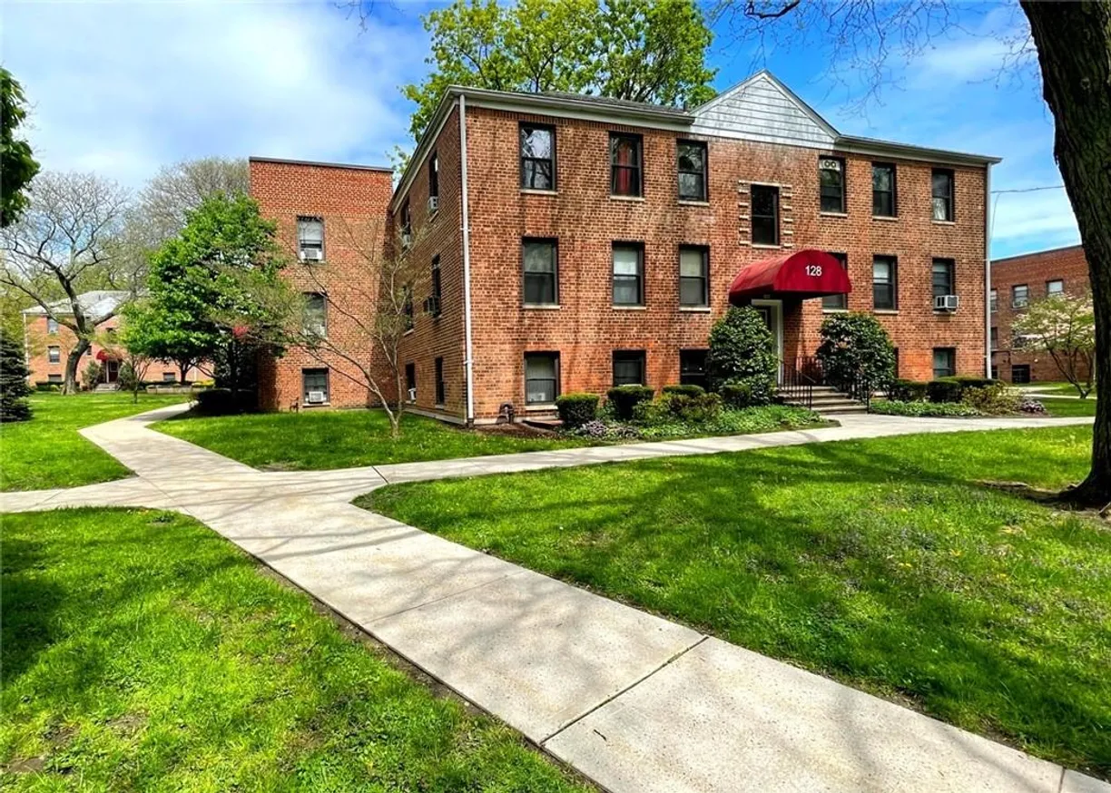 Westchester Real Estate | View 124 Richbell Road, A4 | Listing