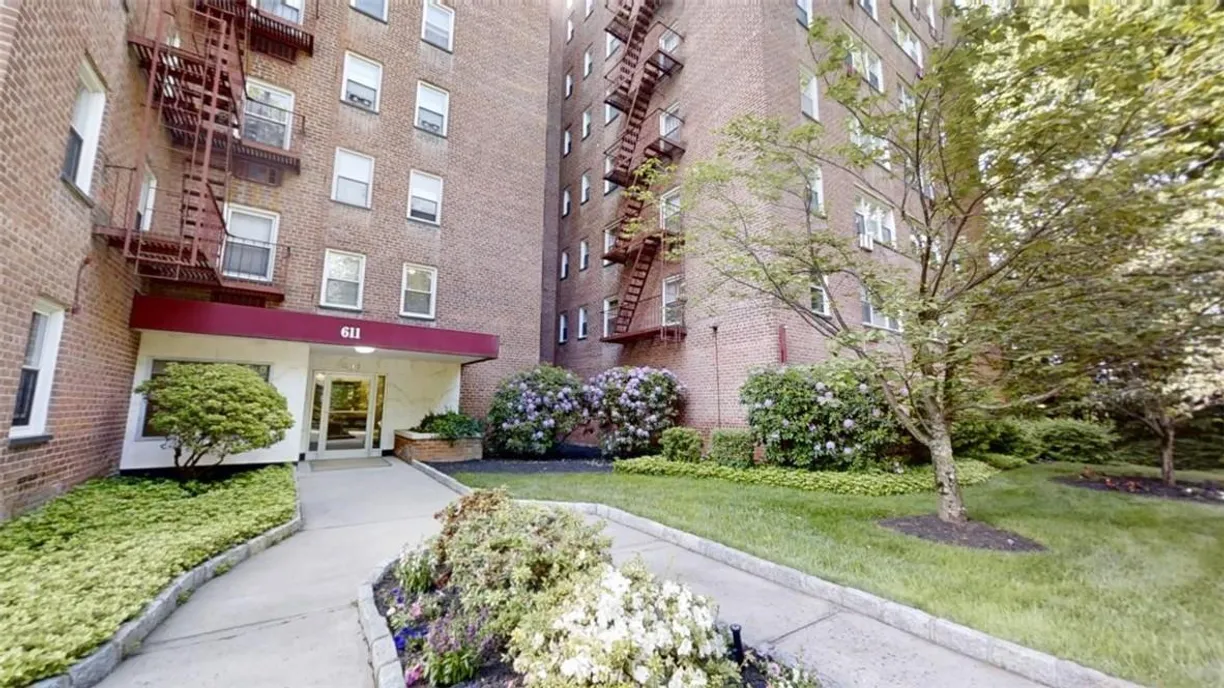 Westchester Real Estate | View 611 Palmer Avenue, 7-W | Listing