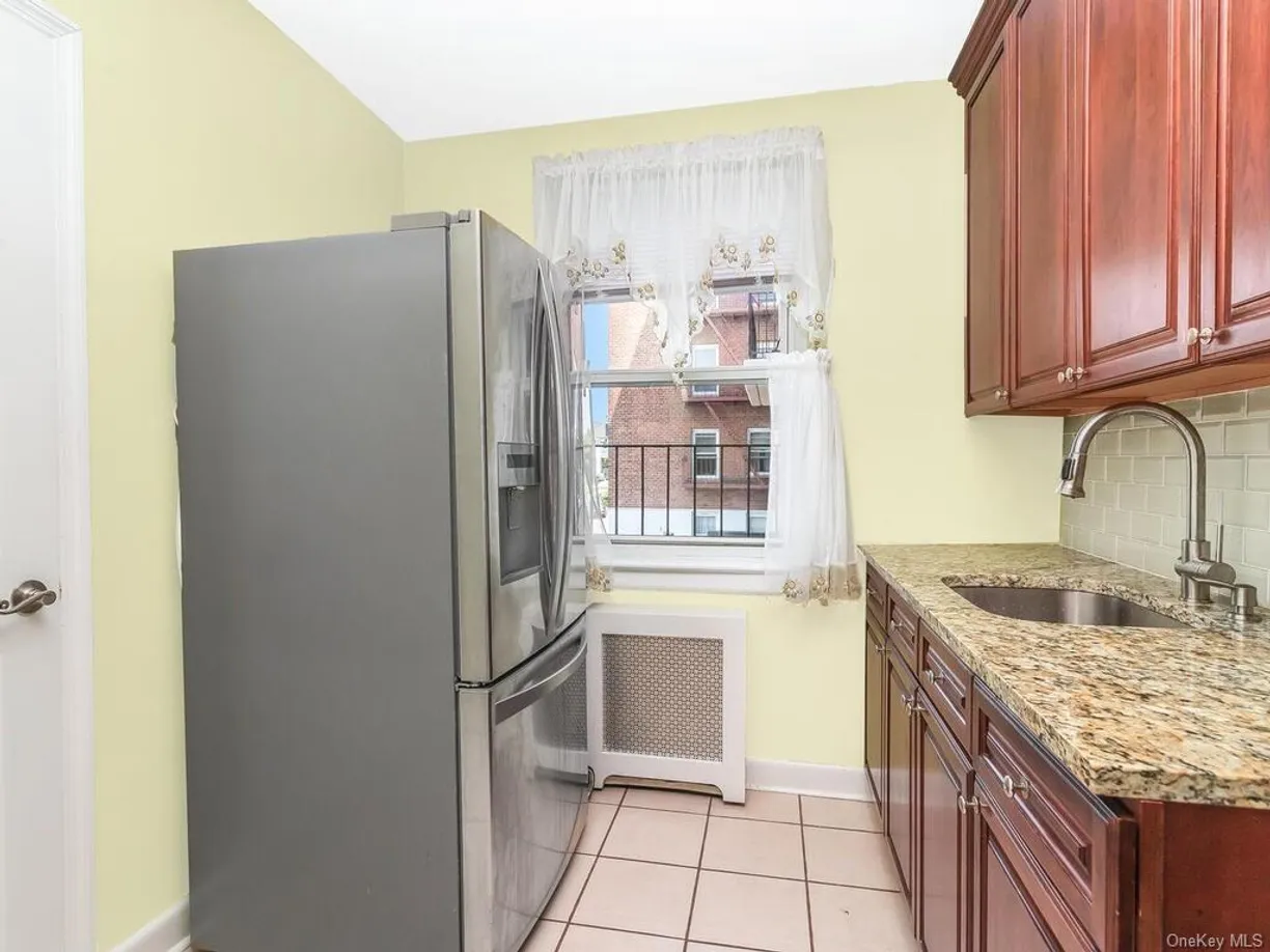 Westchester Real Estate | View 440 Warburton Avenue, 2E | Listing