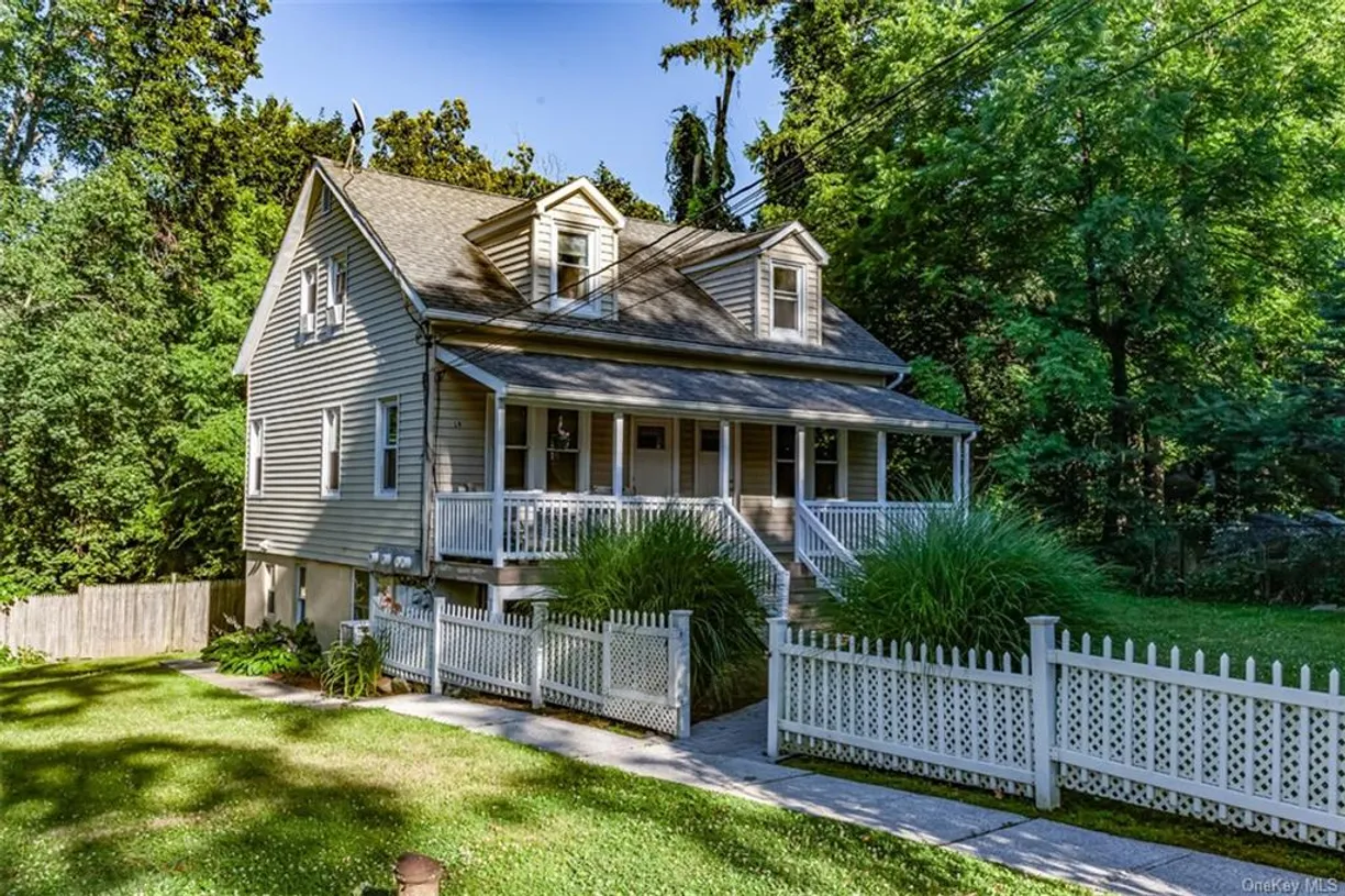 Hudson Valley Real Estate | View 18 Oriole Street, B | 2 Beds, 1 Bath