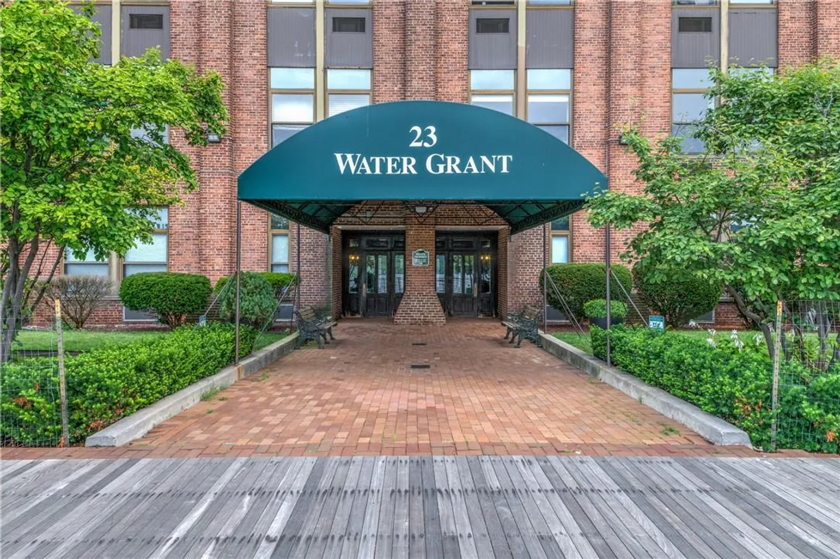 Westchester Real Estate | View 23 Water Grant Street, 8C | 1 Bed, 1 Bath