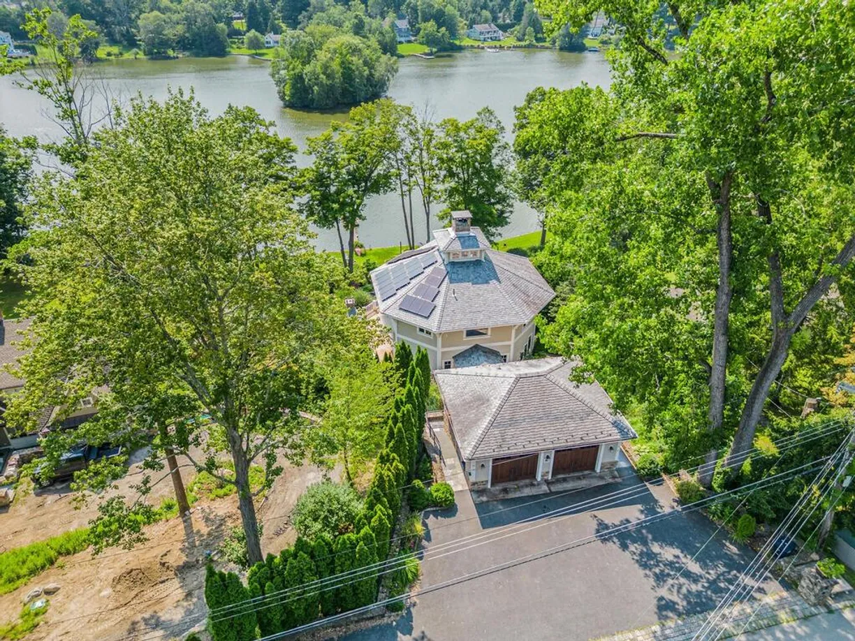 Westchester Real Estate | View 33 Truesdale Lake Drive | 2 Beds, 3 Baths