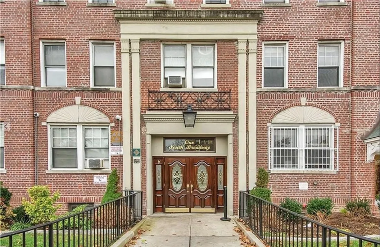 Westchester Real Estate | View 1 S Broadway, 5J | 1 Bath
