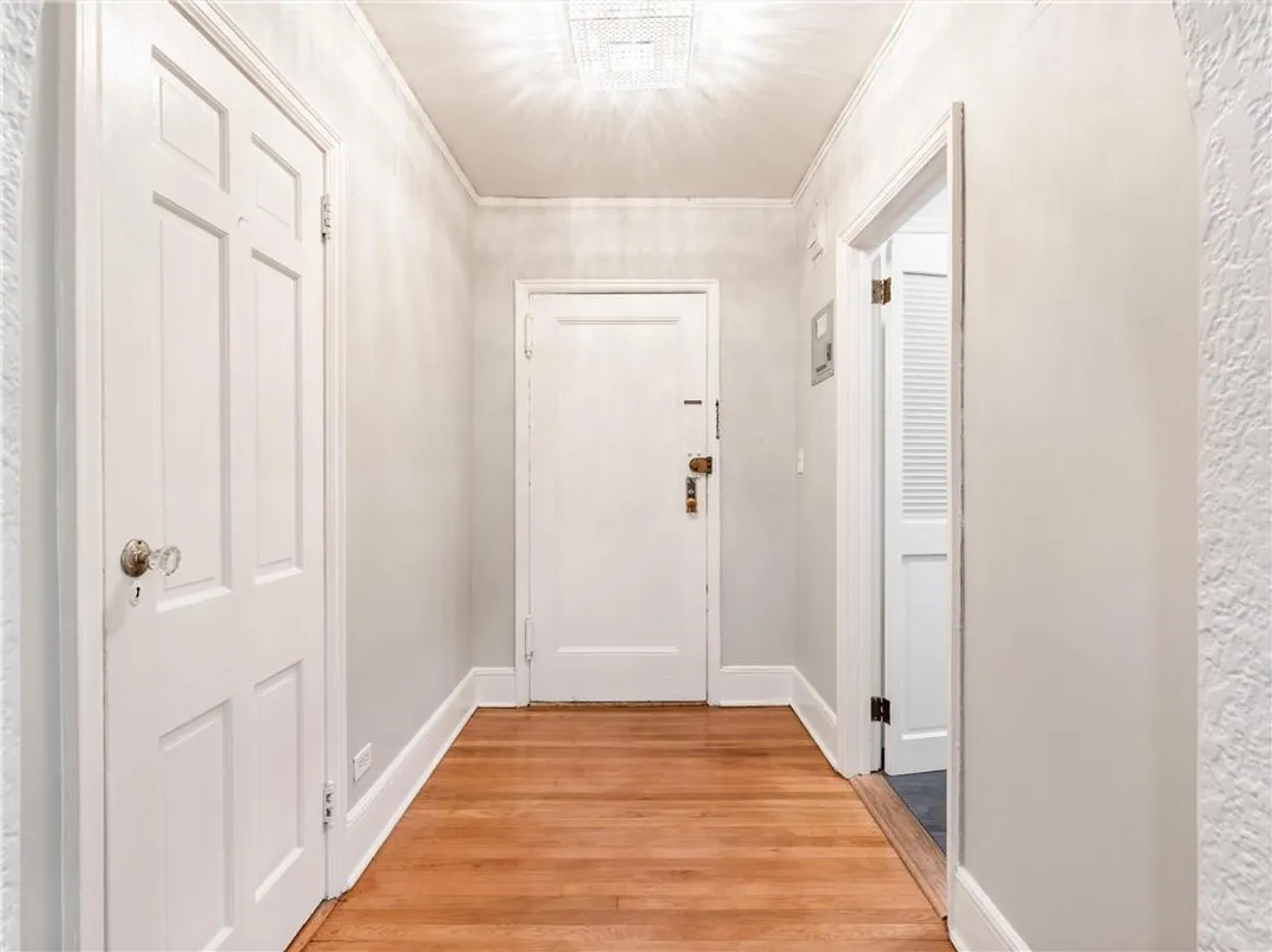 Westchester Real Estate | View 270 Bronxville Road, B43 | Listing