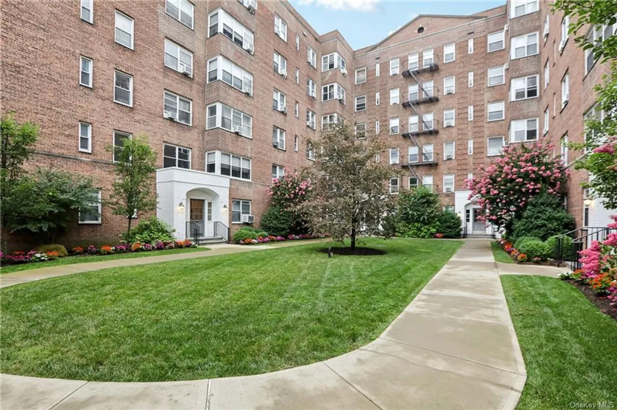 Westchester Real Estate | View 1 Bronxville Road, 2B | 1 Bed, 1 Bath