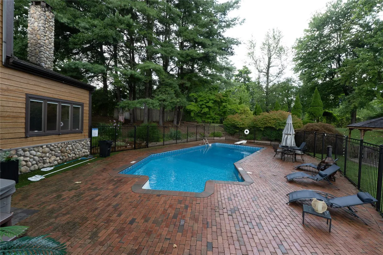 Hudson Valley Real Estate | View 241 Chapel Hill Road | 4 Beds, 2 Baths