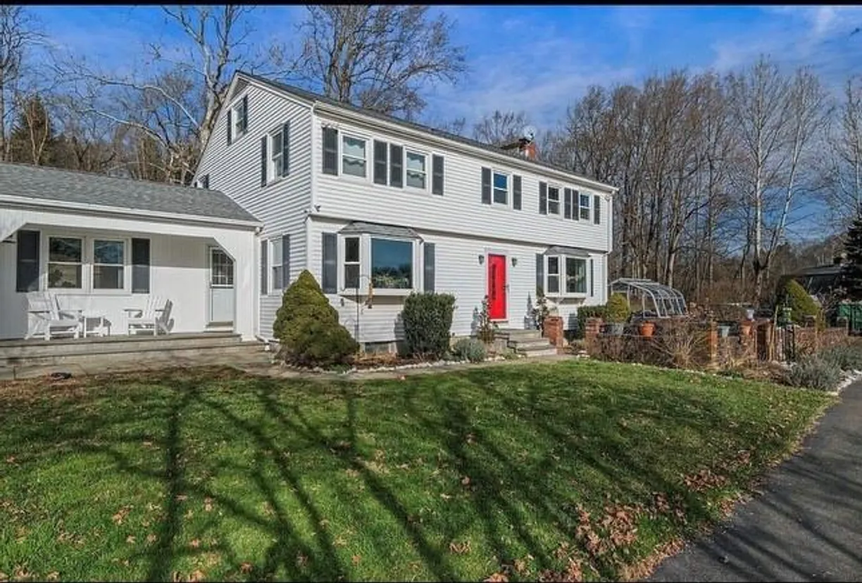 Hudson Valley Real Estate | View  | 6 Beds, 3 Baths