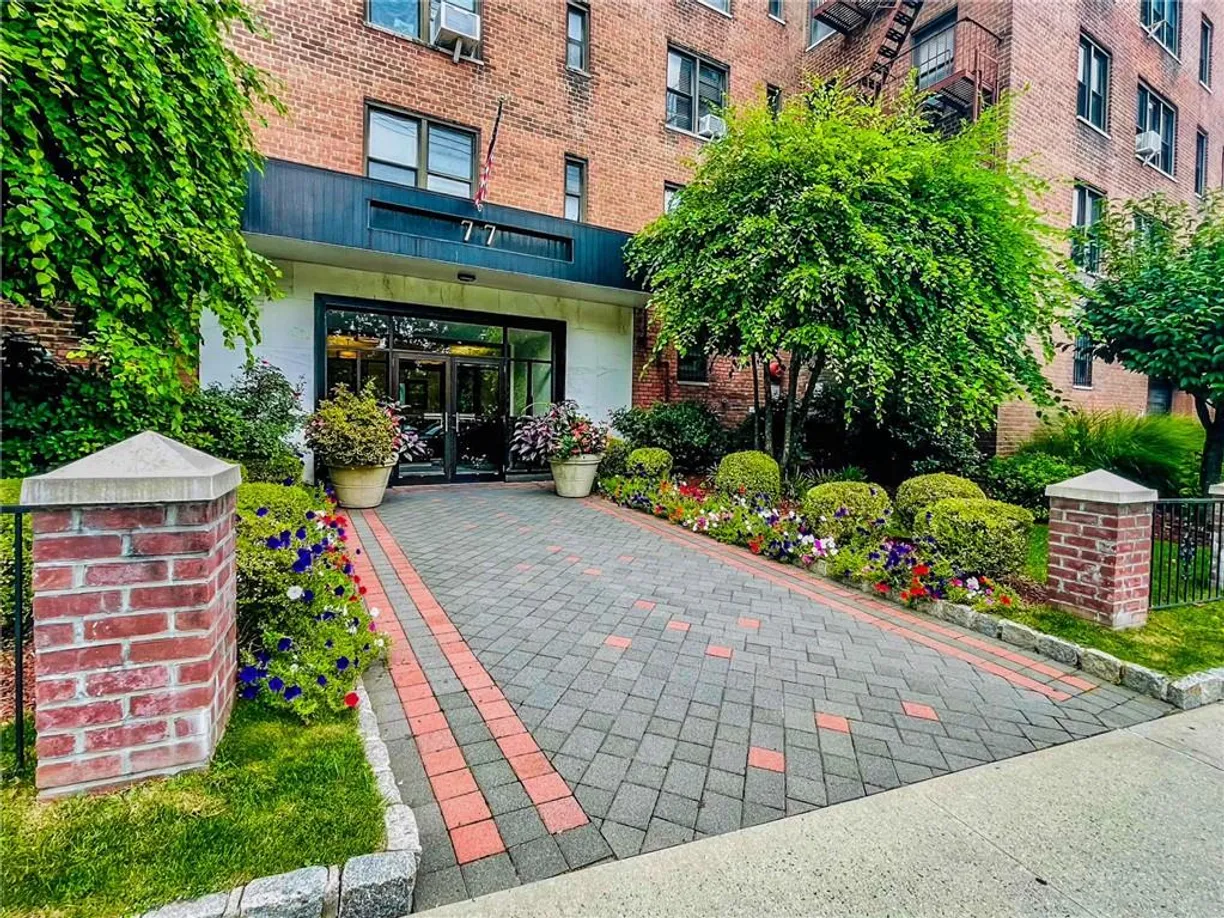 Westchester Real Estate | View 77 Bronx River Road, 5B | 1 Bed, 1 Bath