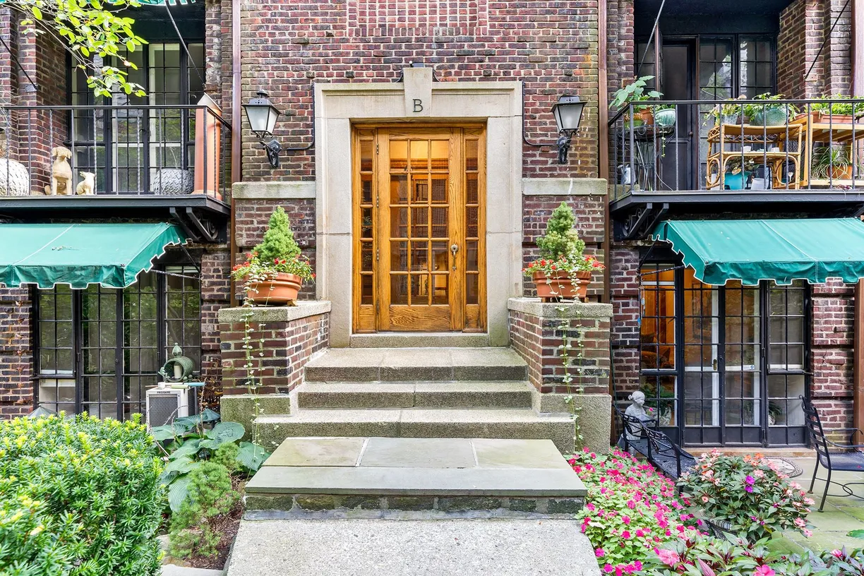 Westchester Real Estate | View 20 N Broadway, B306 | Listing