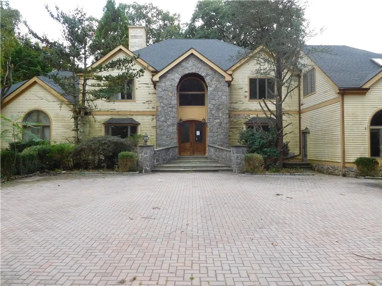 Westchester Real Estate | View 9 Kingdom Ridge Road | 5 Beds, 7 Baths