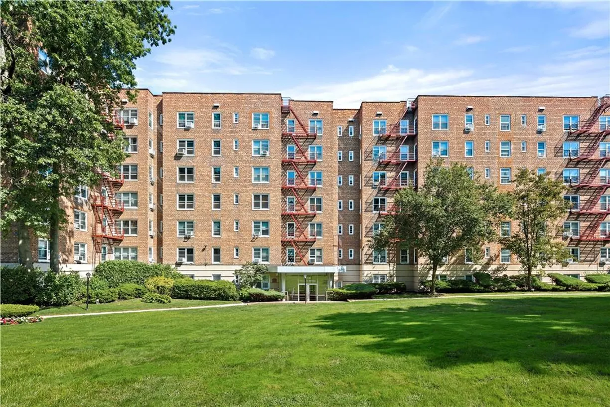 Westchester Real Estate | View 1300 Midland Avenue, A61 | Listing
