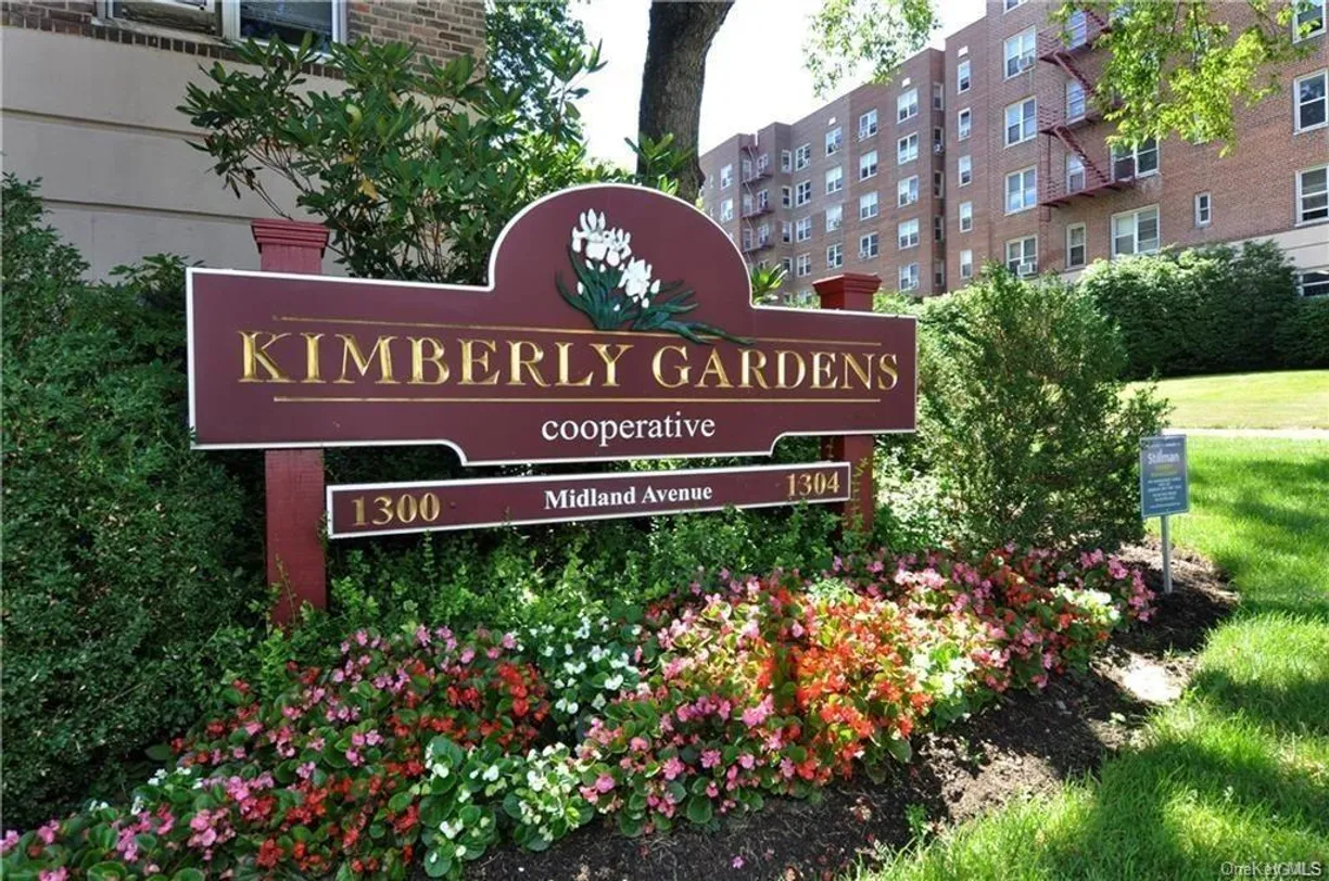 Westchester Real Estate | View 1300 Midland Avenue, A61 | 2 Beds, 1 Bath