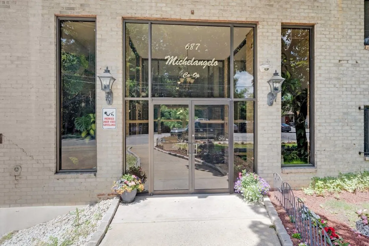 Westchester Real Estate | View 687 Bronx River Road, 3C | 1 Bed, 1 Bath