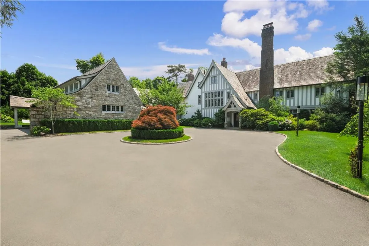 Westchester Real Estate | View 85 Birchall Drive | Listing