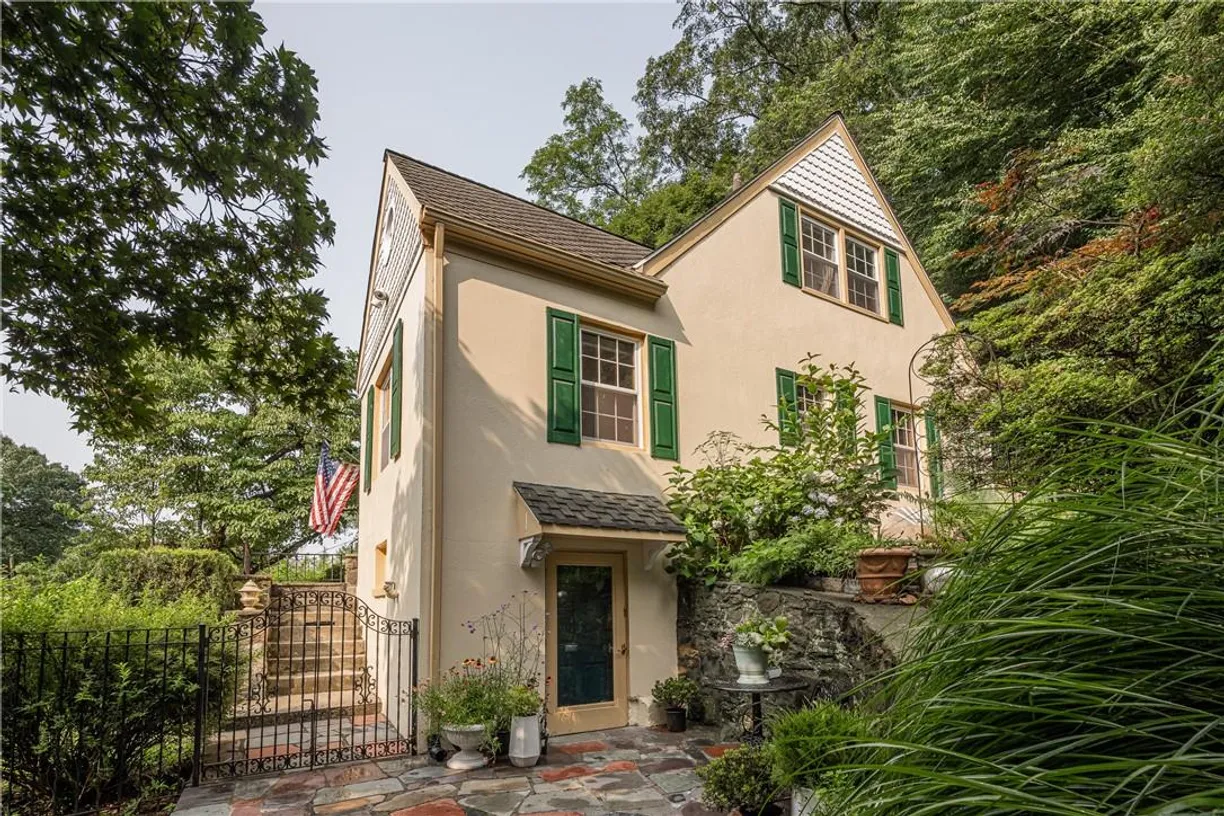 Westchester Real Estate | View 354 Sarles Lane | 4 Beds, 2 Baths