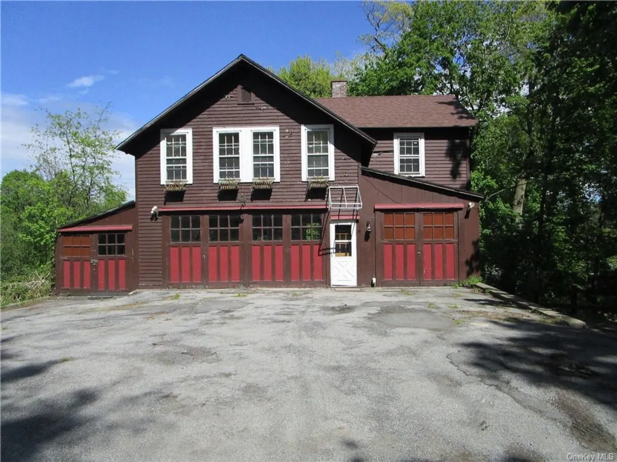 Rockland/Orange/NJ Real Estate | View 24 Balmville Road | 3 Beds, 1 Bath