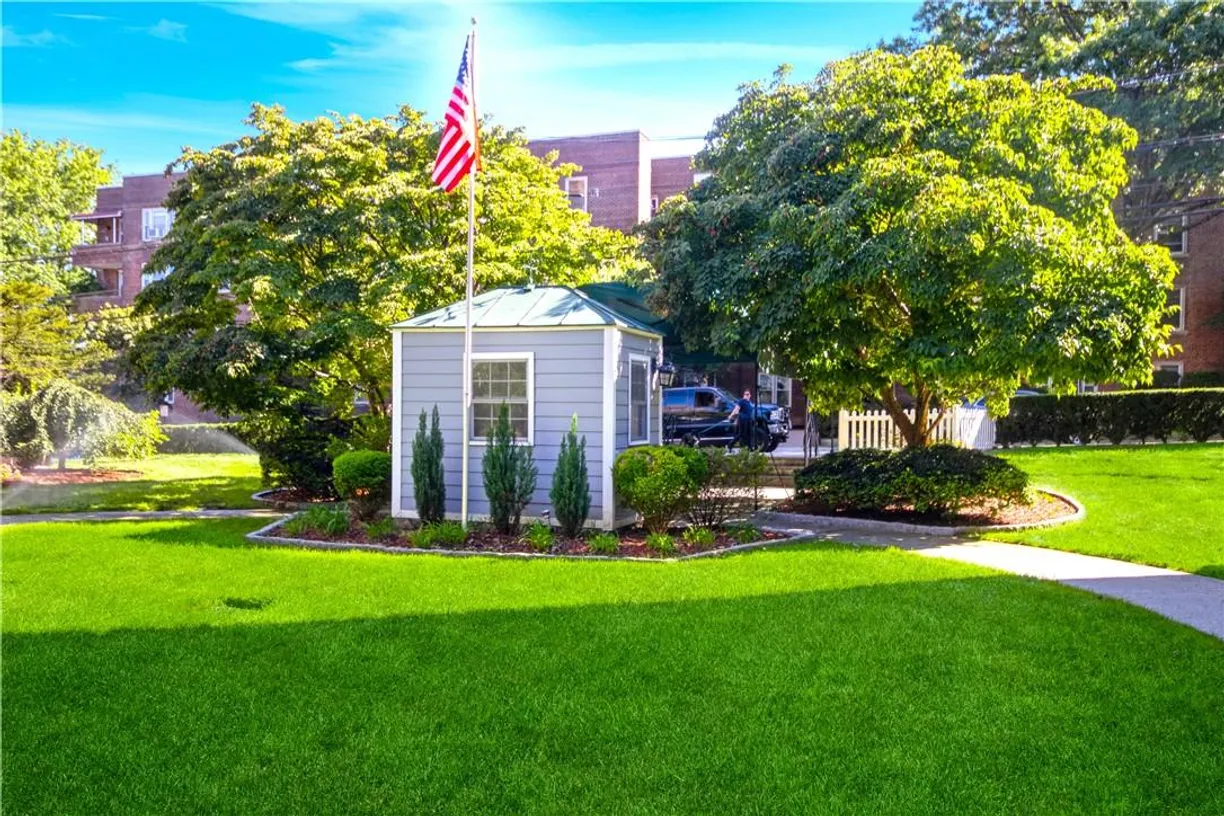 Westchester Real Estate | View 90 BRYANT Avenue, Berkley-2A | 2 Beds, 2 Baths