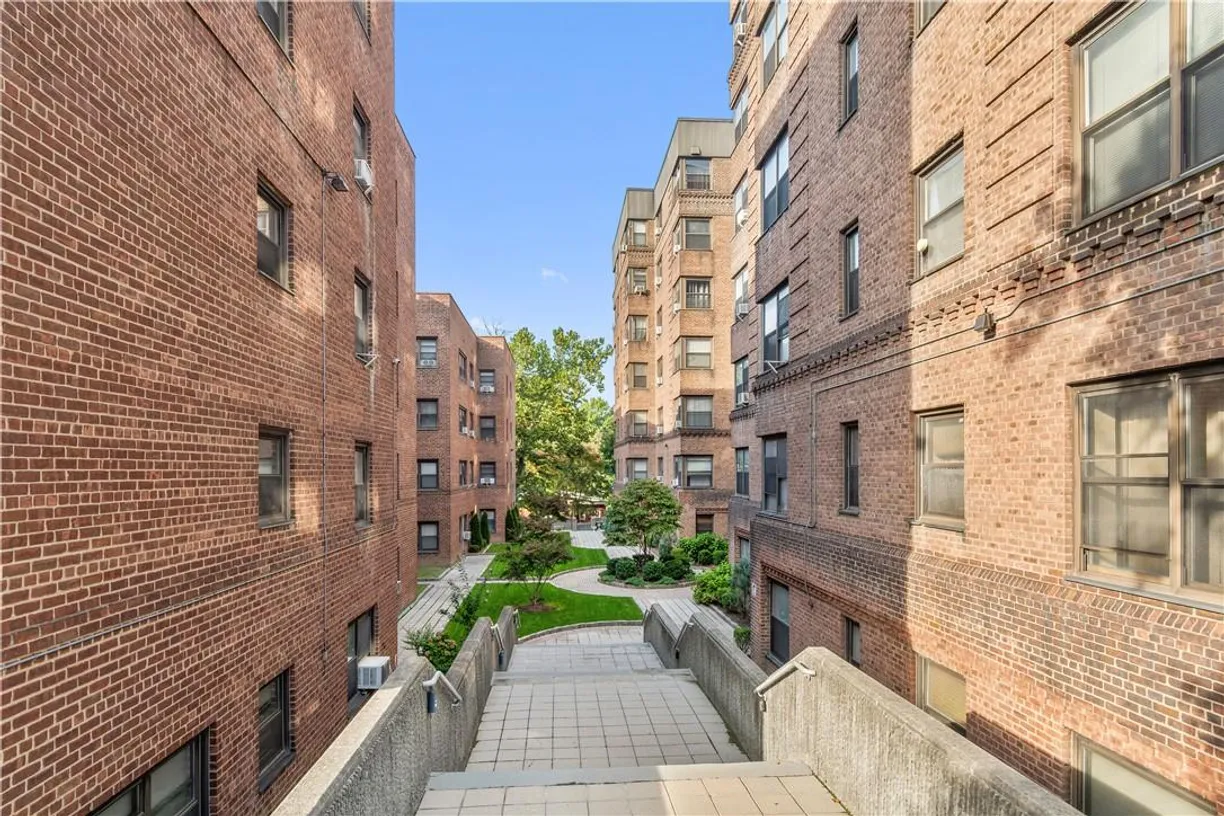 Westchester Real Estate | View 55A Ehrbar Avenue, 2G | Listing