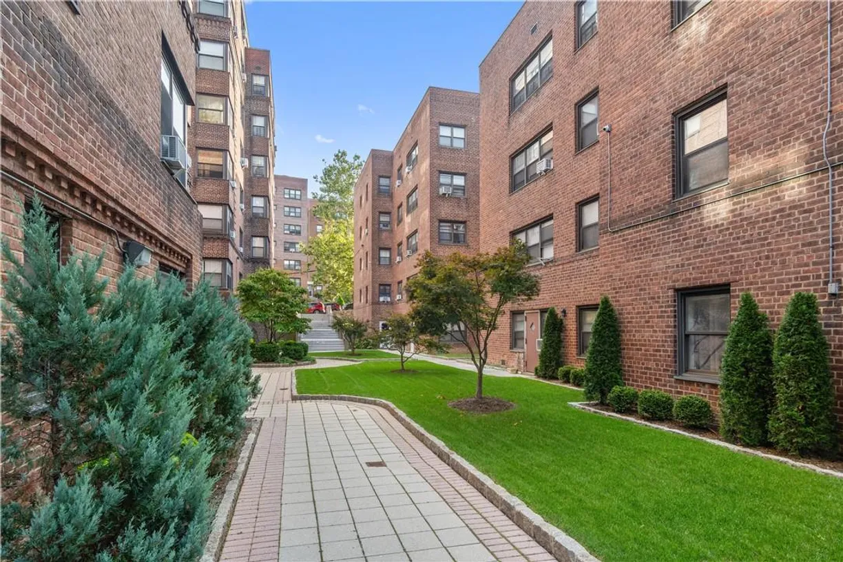 Westchester Real Estate | View 55A Ehrbar Avenue, 2G | Listing