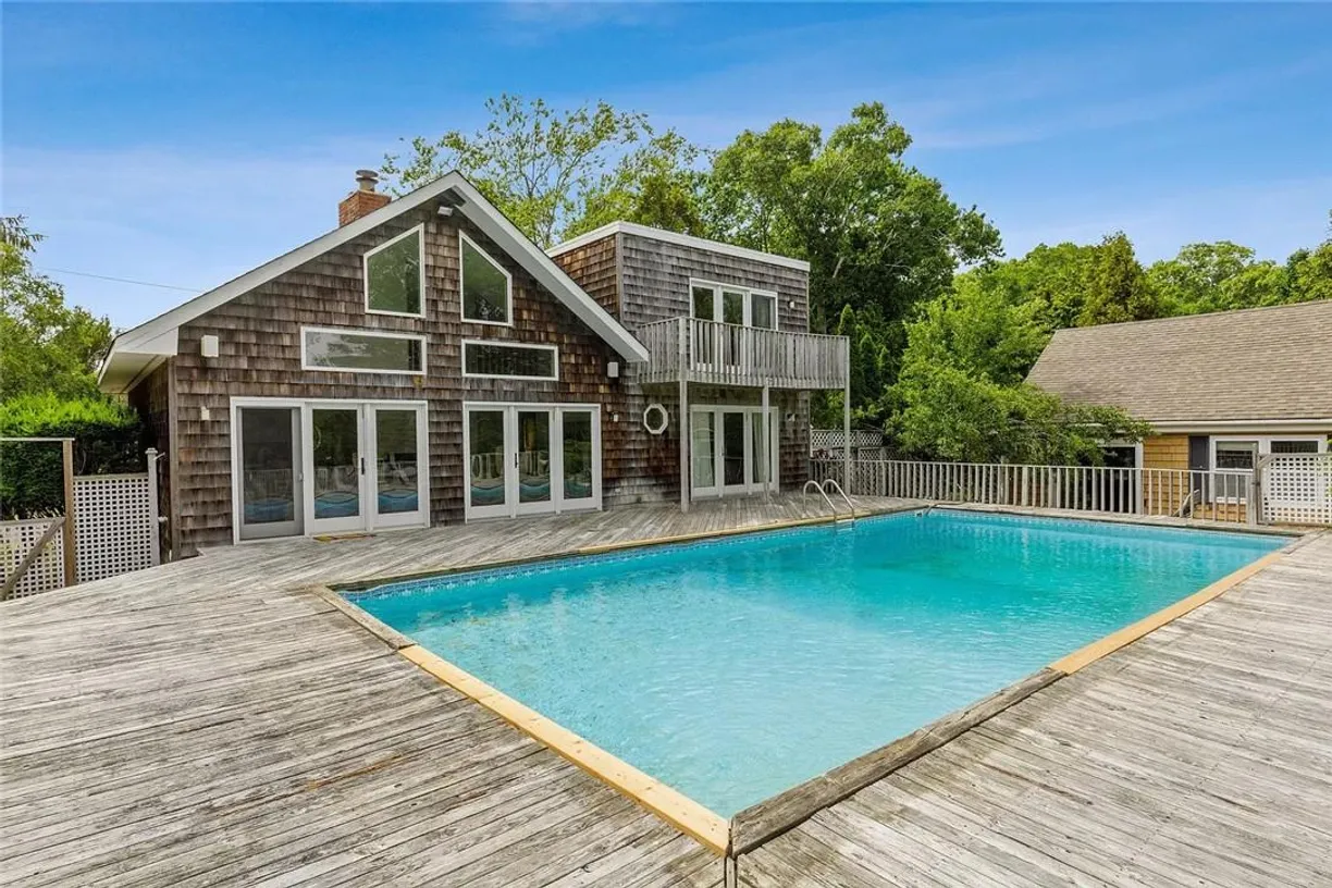 The Hamptons Real Estate | View 18 Brushy Neck Lane | Listing