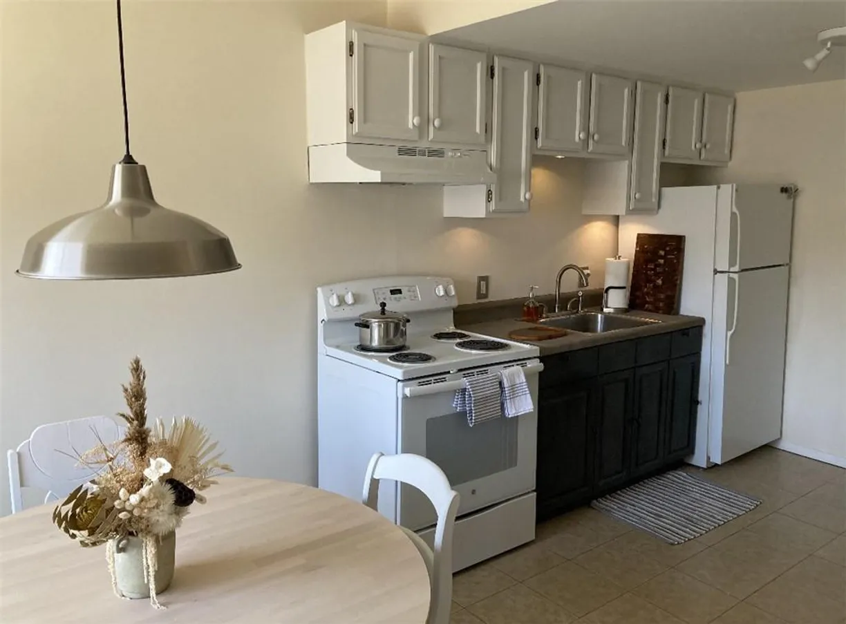 Hudson Valley Real Estate | View 23 Pearl Street, 6 | 1 Bed, 1 Bath