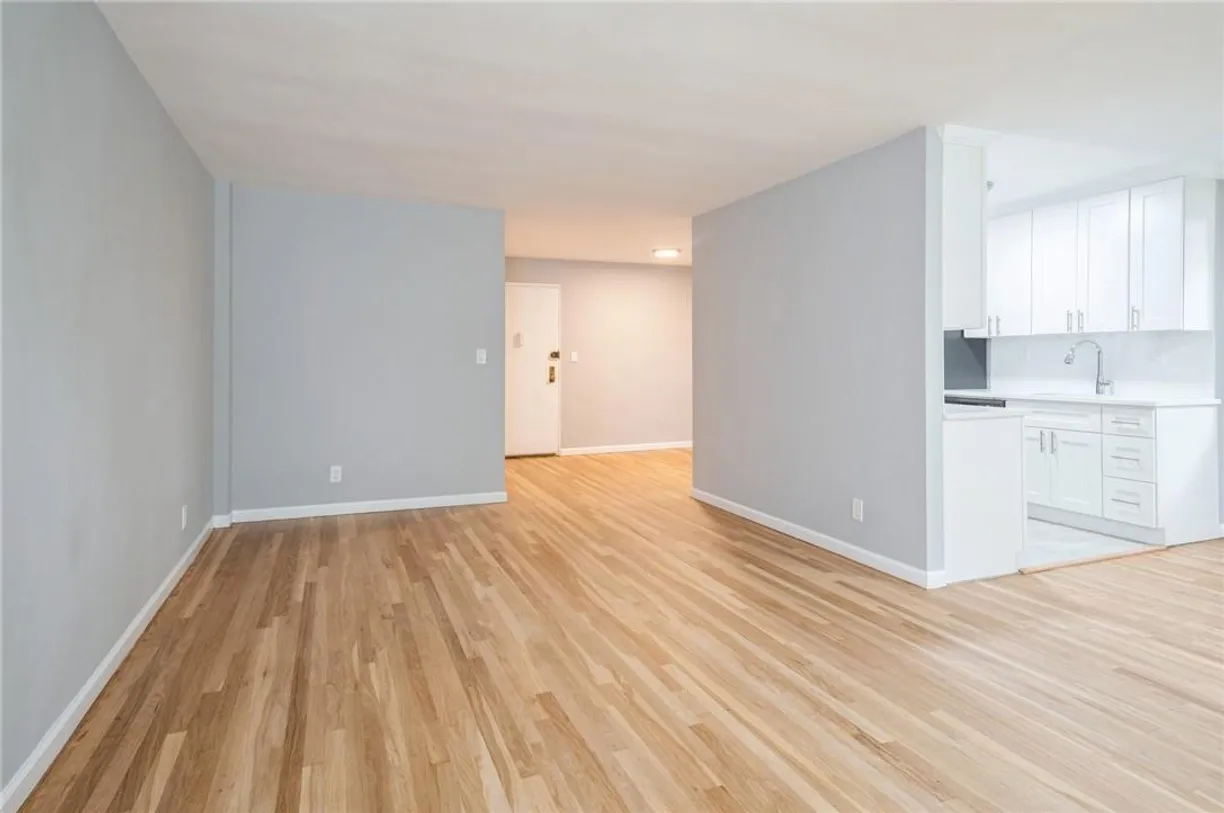 Westchester Real Estate | View 76 DeHaven Drive, 2L | 1 Bed, 1 Bath
