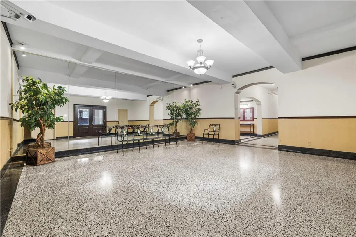 Westchester Real Estate | View 505 E Lincoln Avenue, 210 | Listing