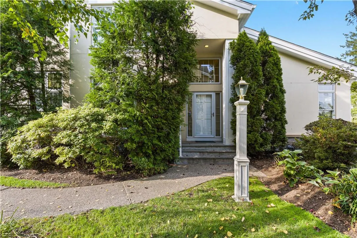 Westchester Real Estate | View 27 Doral Greens | Listing