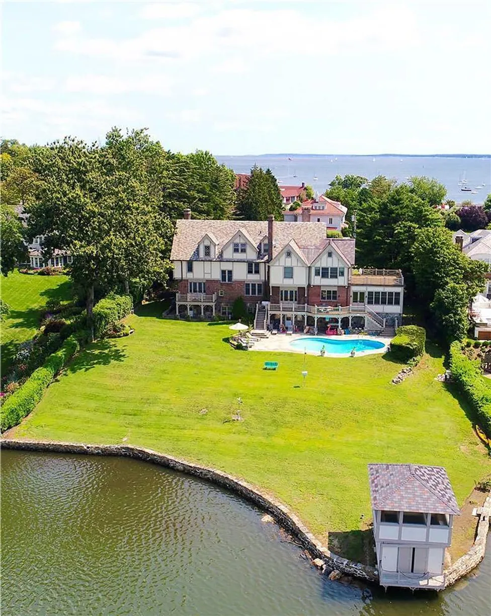 Westchester Real Estate | View 8 Pryer Lane | Listing