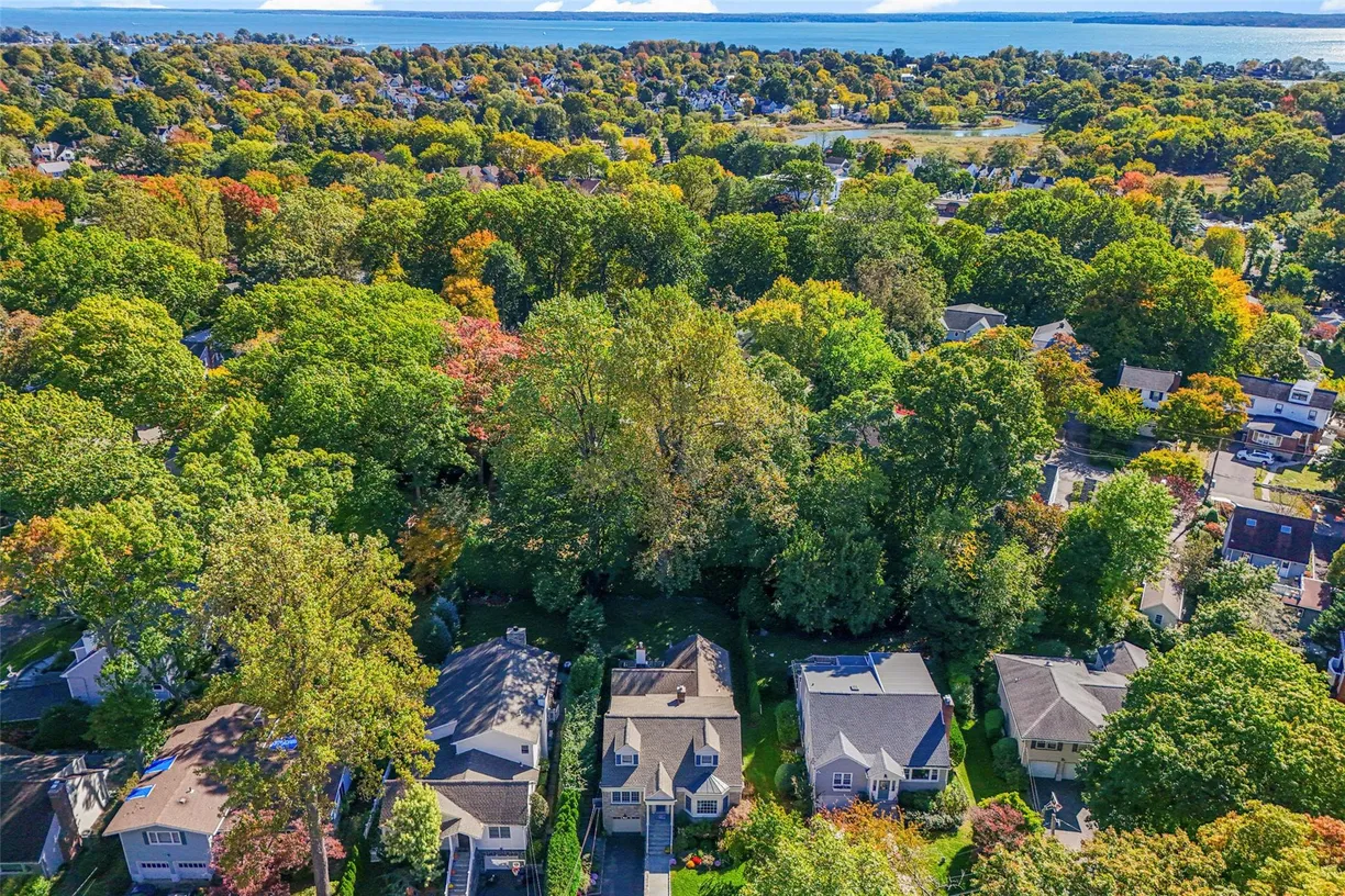 Westchester Real Estate | View 49 Rockwood Drive | Listing