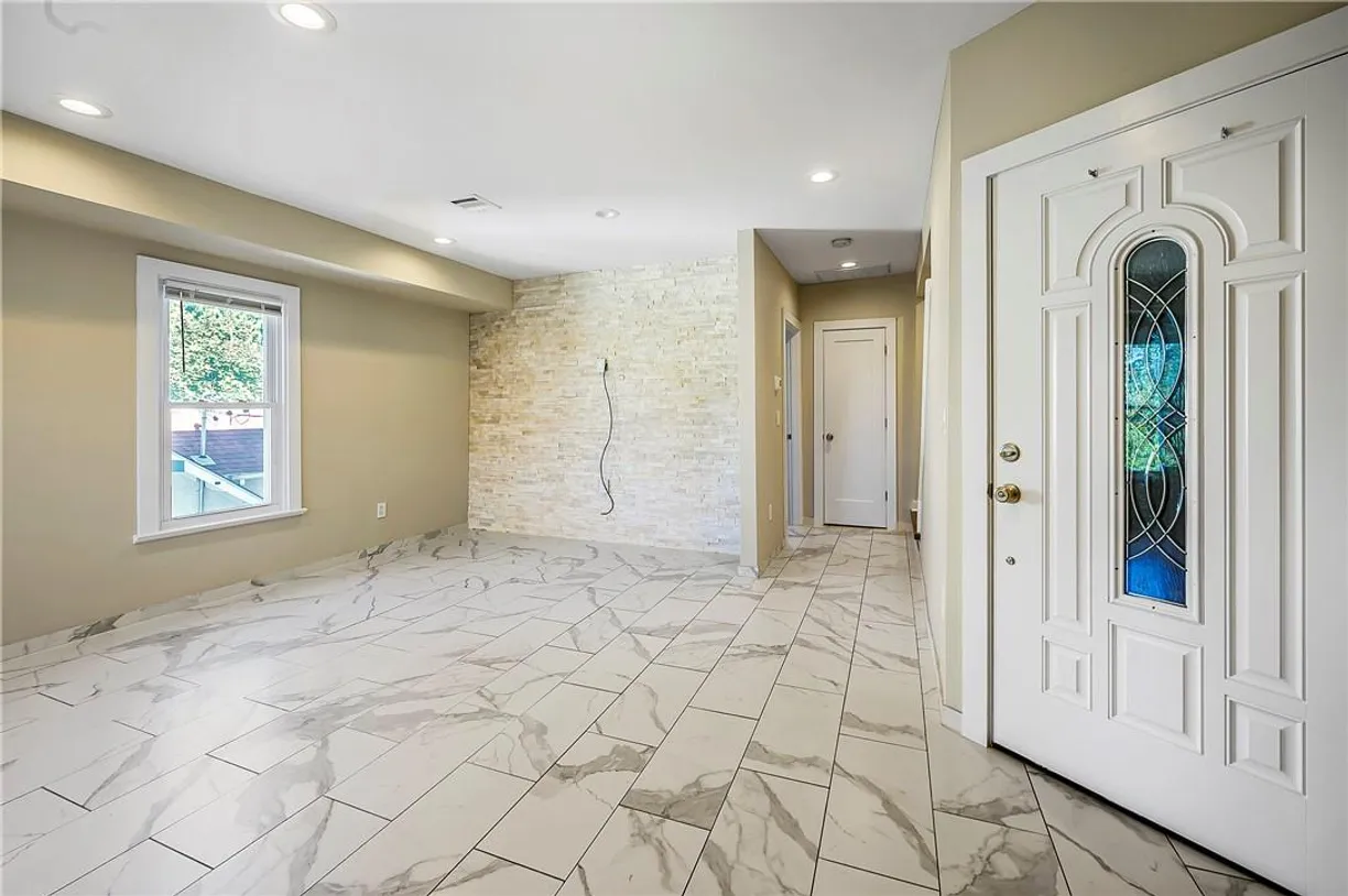 Westchester Real Estate | View 9 Todd Place, 2nd FL- Right Side | Listing