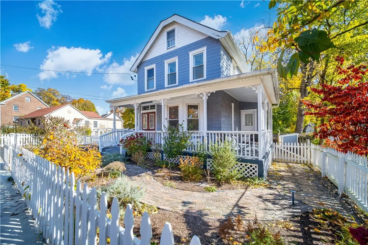 Hudson Valley Real Estate | View 40 Cliff Street | 3 Beds, 1 Bath
