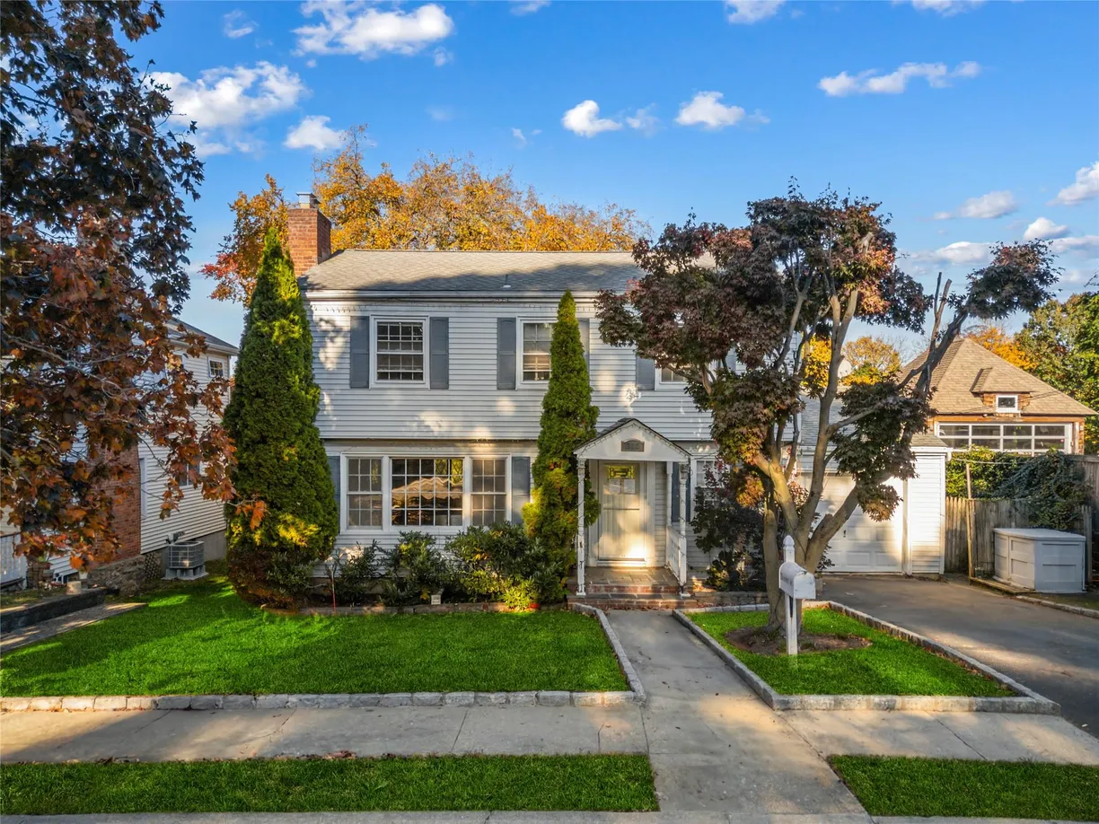 Westchester Real Estate | View 313 Heathcote Avenue | 3 Beds, 2 Baths