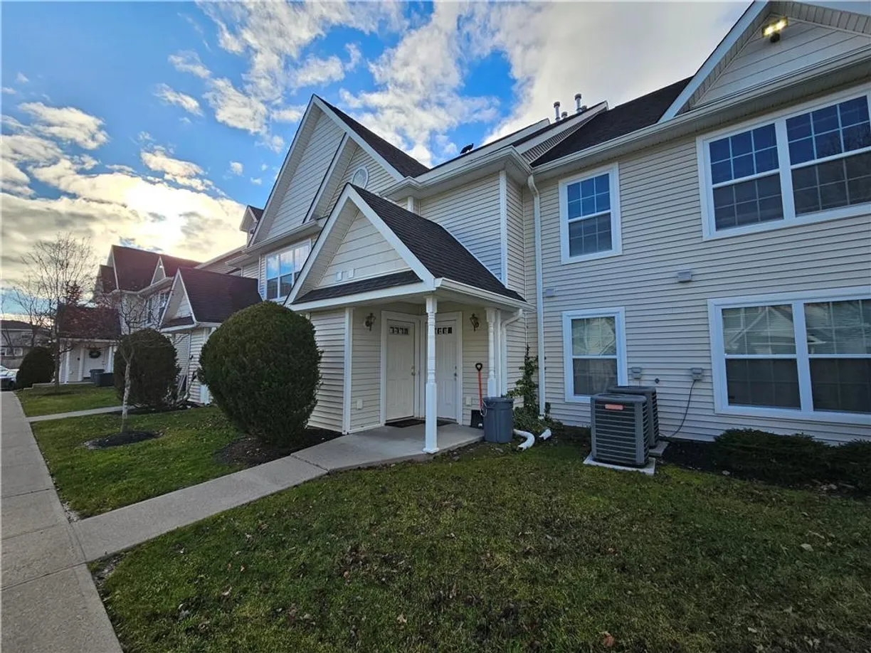 Rockland/Orange/NJ Real Estate | View 145 Ruth Court | 2 Beds, 2 Baths