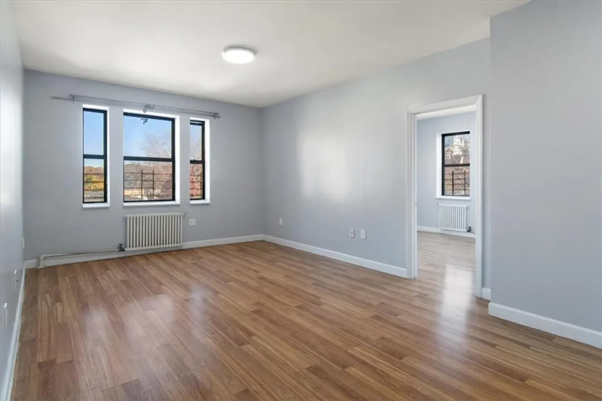 Westchester Real Estate | View 82 Caryl Avenue, 40 | 2 Beds, 1 Bath