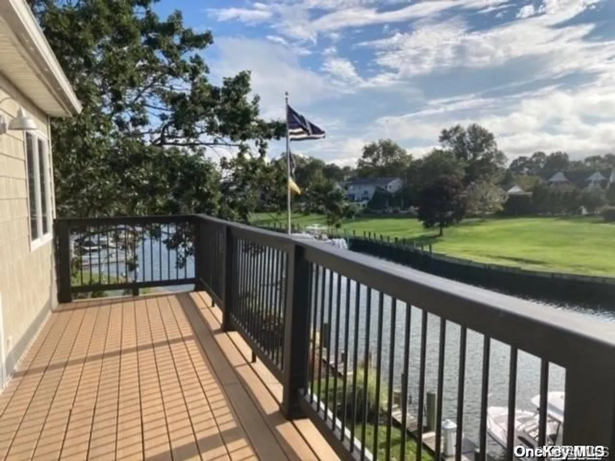 The Hamptons Real Estate | View 61 Brookside | 4 Beds, 3 Baths