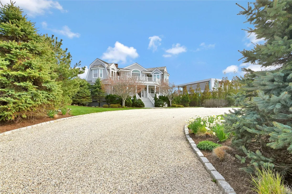 The Hamptons Real Estate | View 148 Dune Road | 6 Beds, 6 Baths
