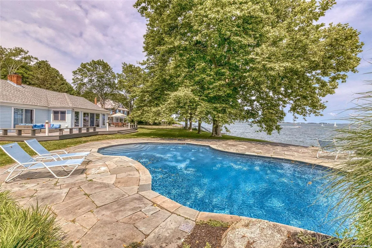 The Hamptons Real Estate | View  | Listing
