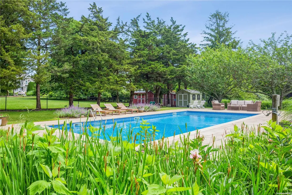 The Hamptons Real Estate | View 215 Northfield Lane | 4 Beds, 3 Baths